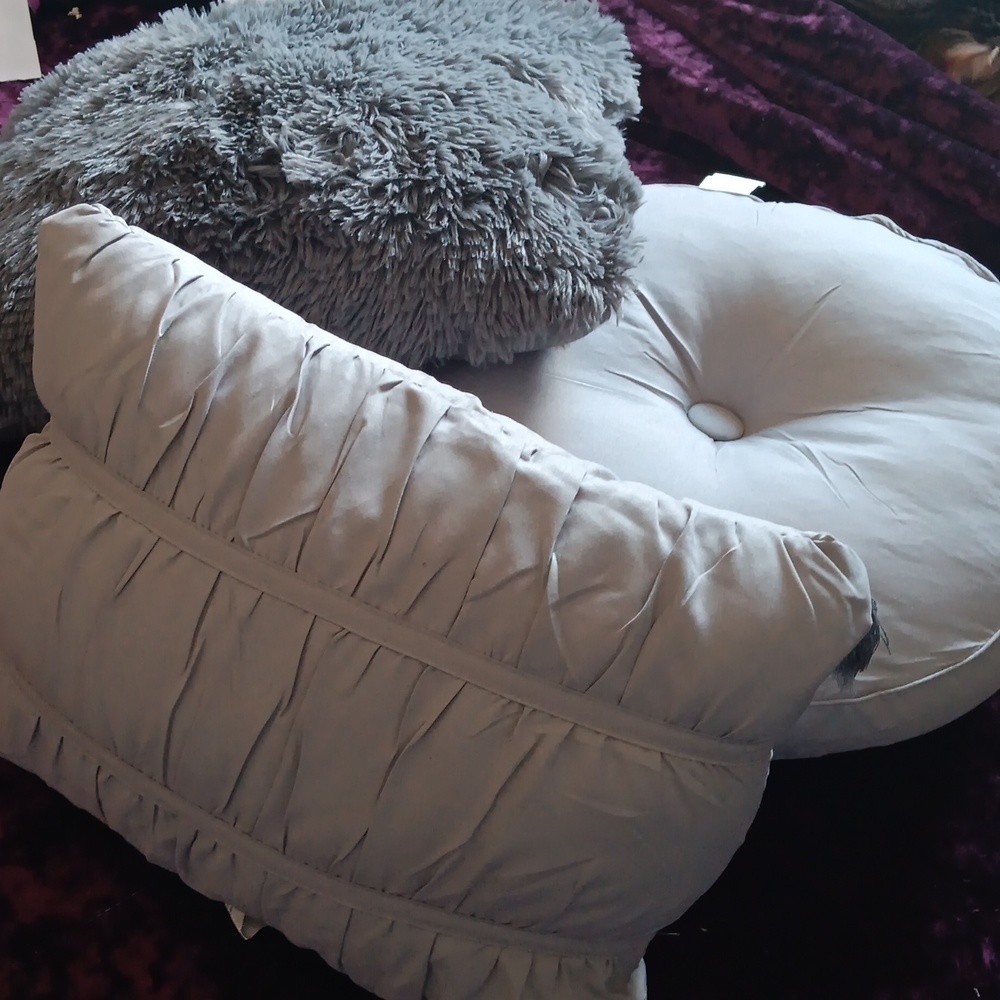 Grey pillow set 3 grey NWOT